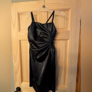 Elegant Black Sleeveless Dress